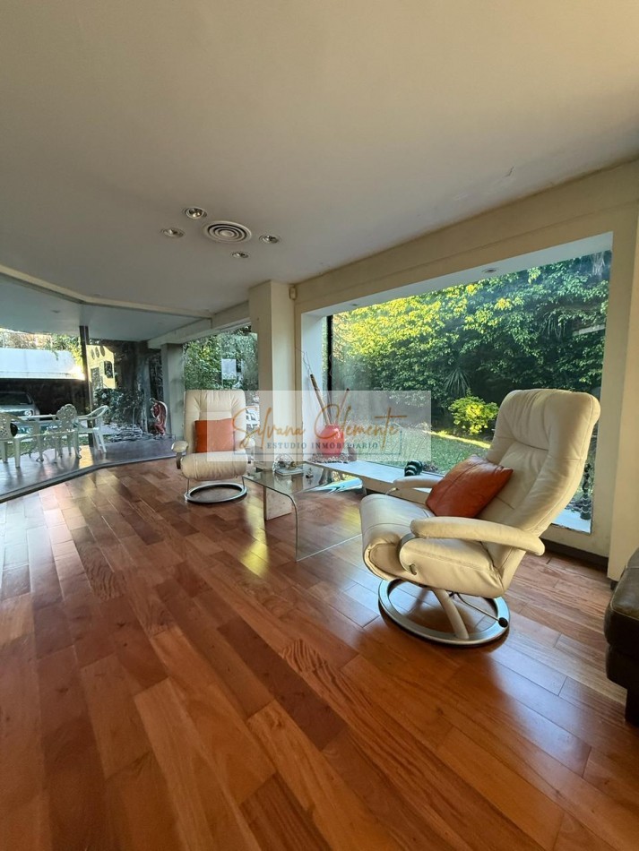 Casa 5 ambientes en Villa Devoto - Lote propio a dos calles