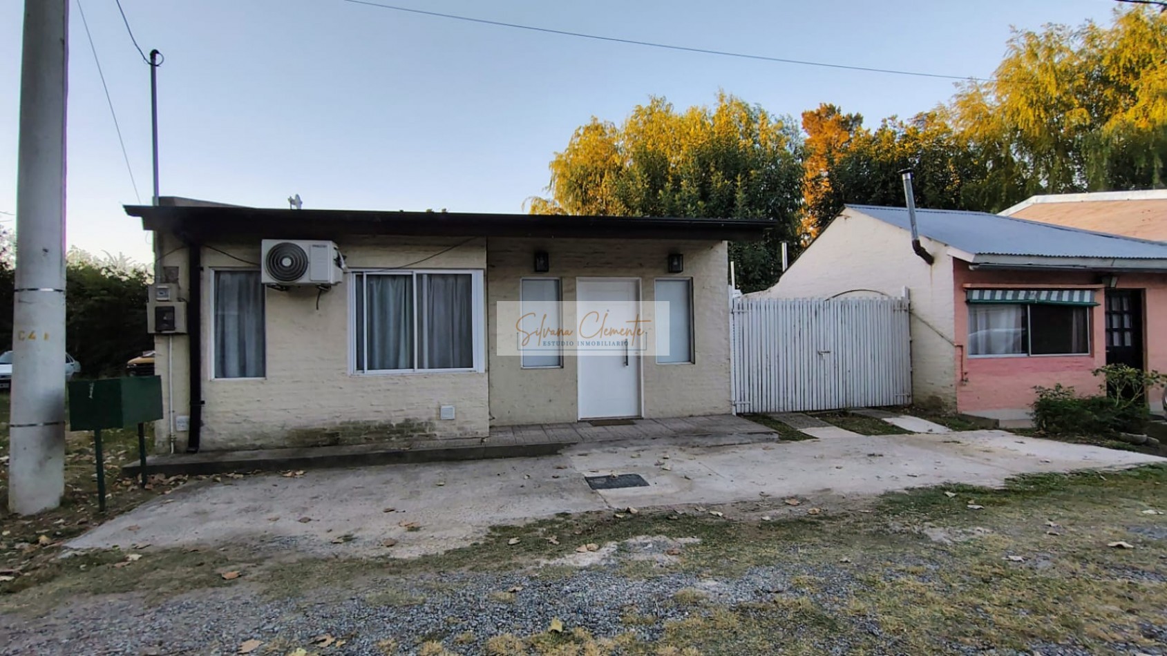 Casa 3 ambientes con parque y parrilla en Barrio Cerrado Weekend super luminosa 