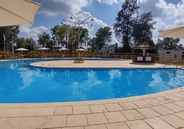 Casa 2 amb. en Barrio Privado Country Weekend