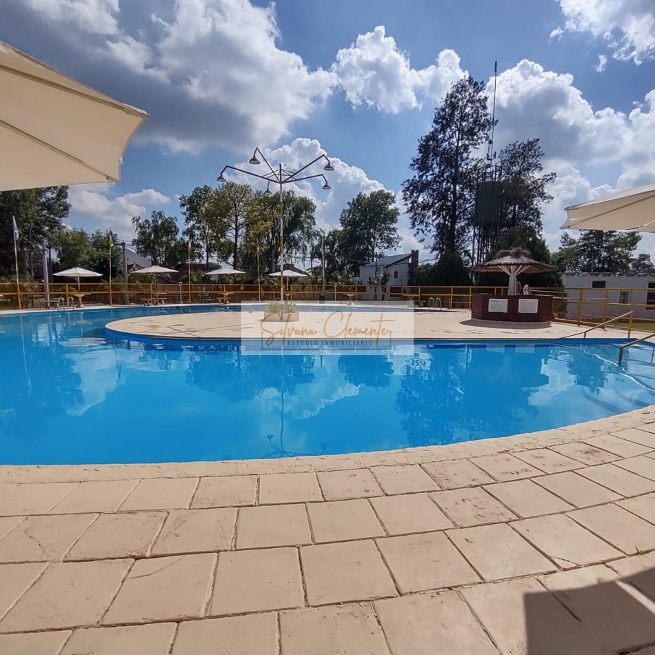 Casa tipo chalet de 4 ambientes en Country Weekend Escobar