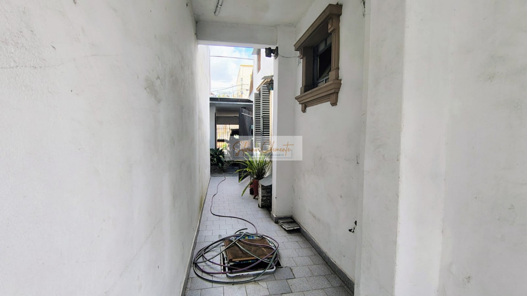 Casa 4 amb en lote propio con jardin y cochera en Velez Sarsfield