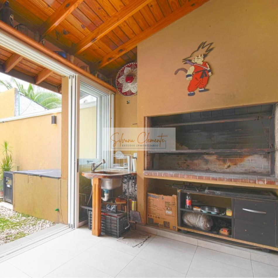 Casa en Venta San Miguel - 5 ambientes Pileta, Quincho y Cochera
