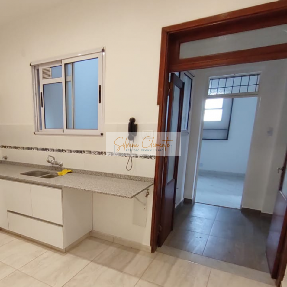 Impecable 3 Ambientes Reciclado a Nuevo Con Balcon al Frente apto credito