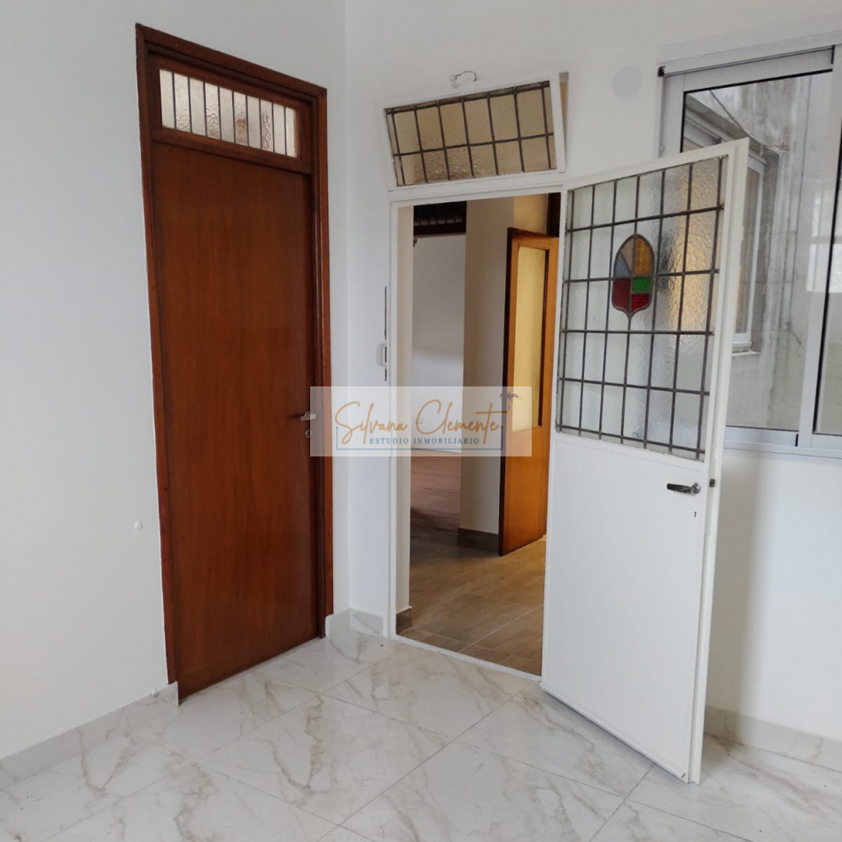 Impecable 3 Ambientes Reciclado a Nuevo Con Balcon al Frente apto credito