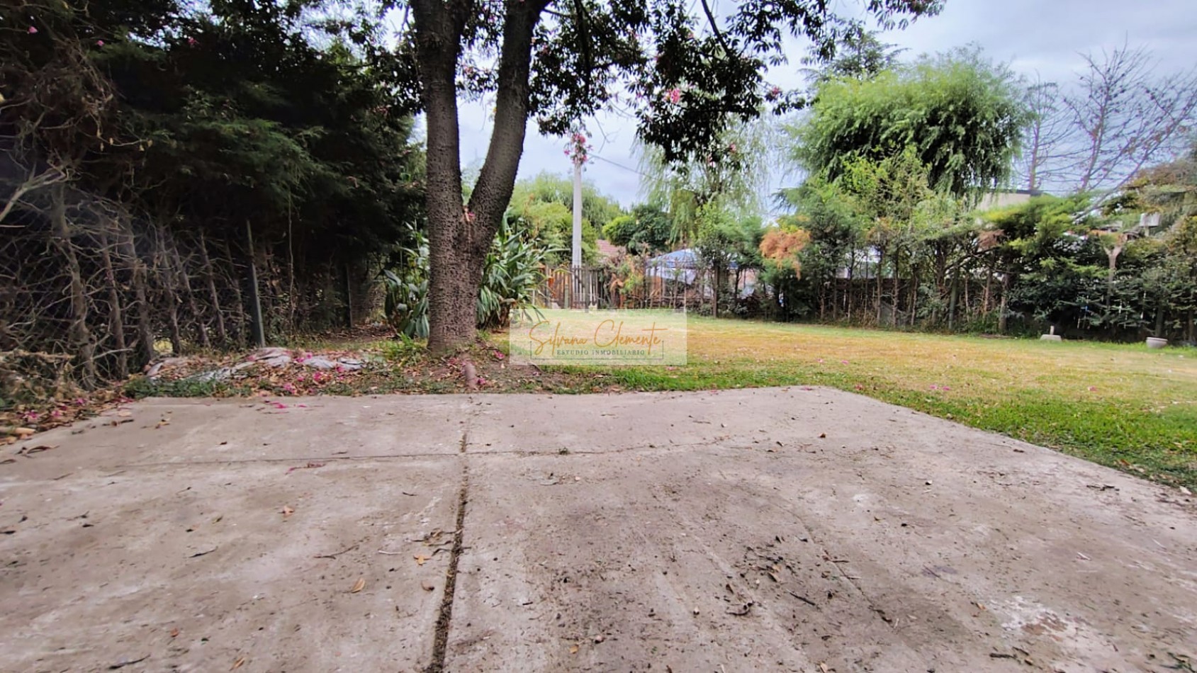 Lote de 220m2 en venta en Barrio Country Weekend Escobar 