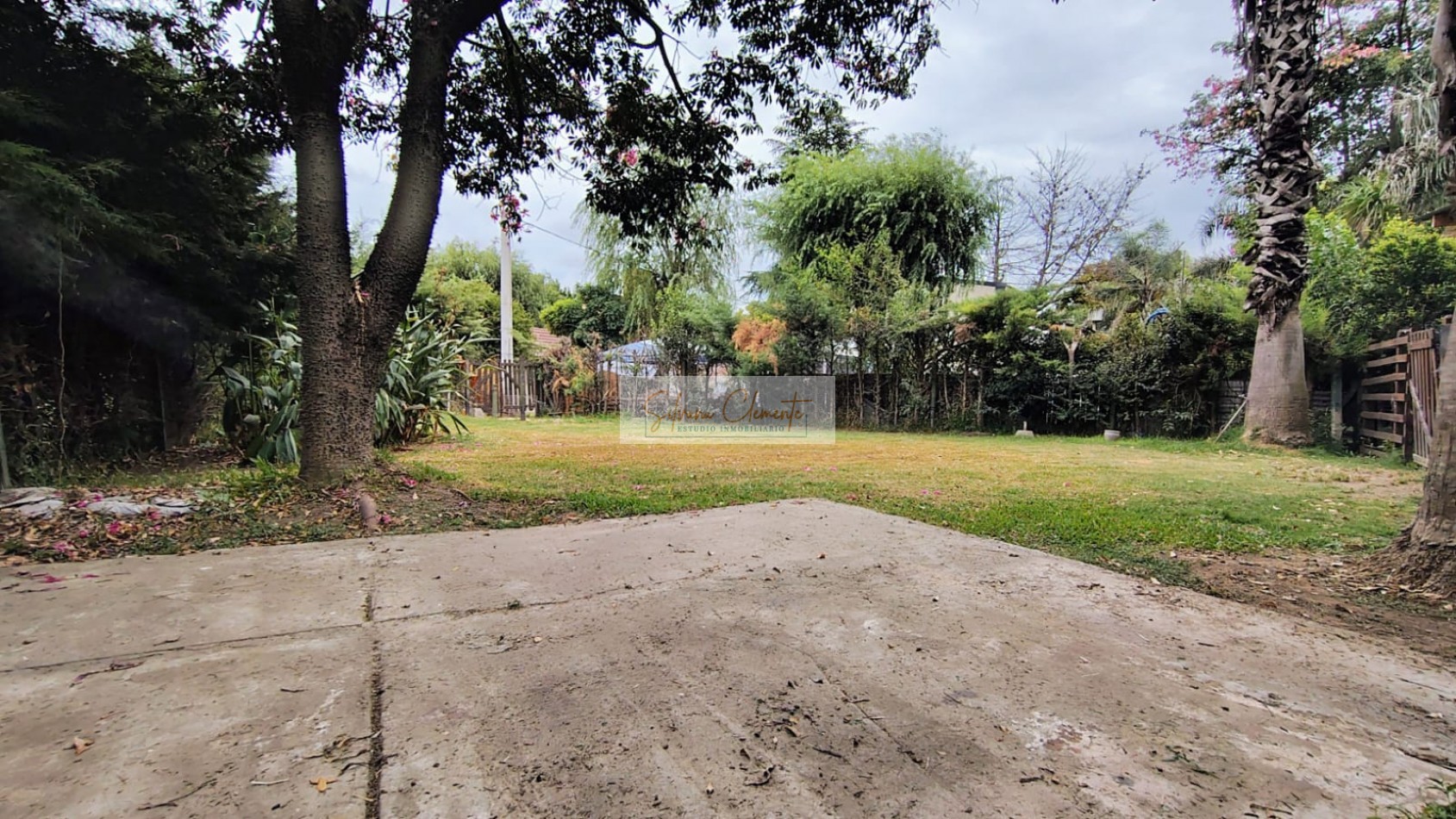 Lote de 220m2 en venta en Barrio Country Weekend Escobar 