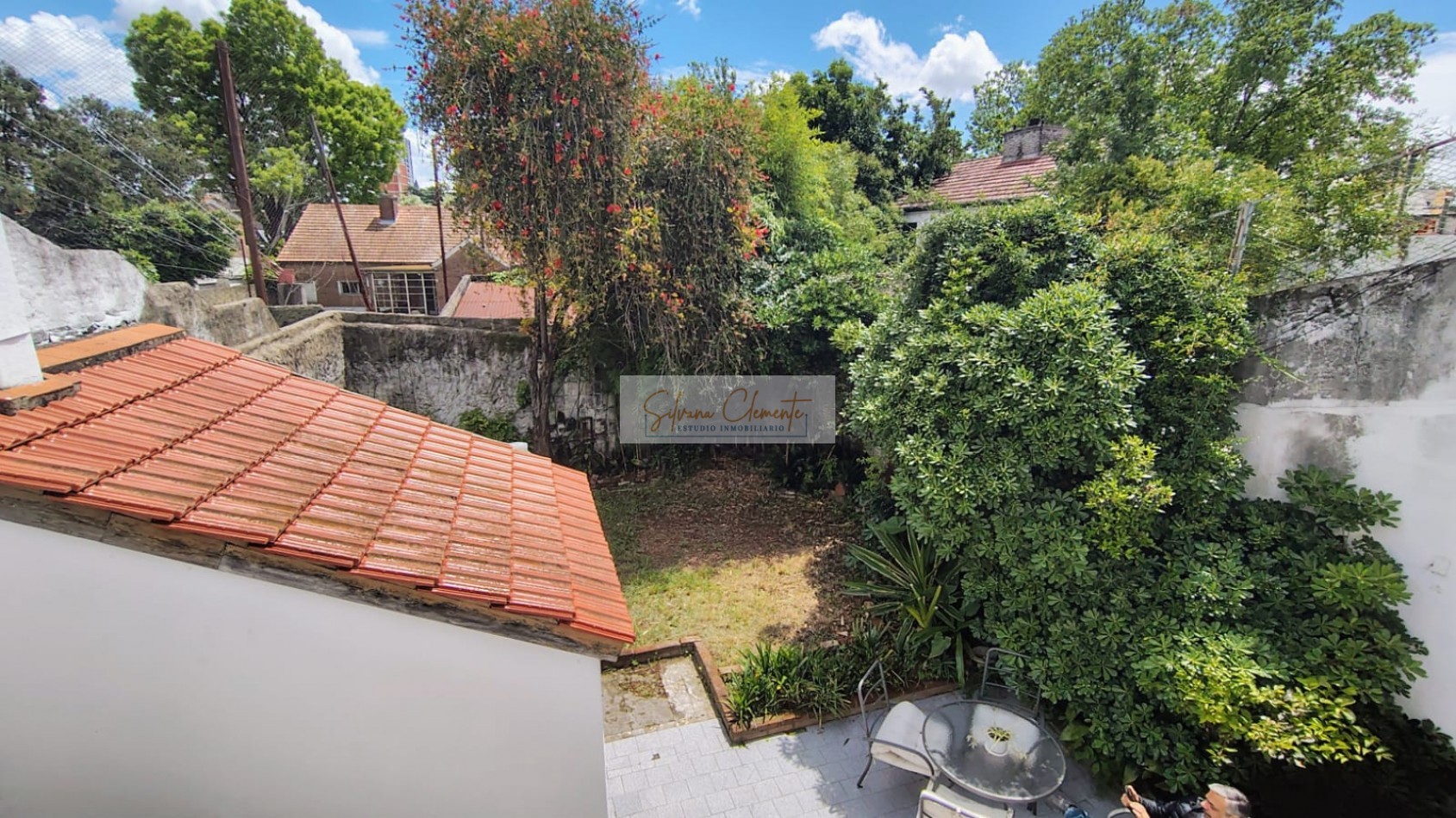 Casa 4 amb en lote propio con jardin y cochera en Velez Sarsfield