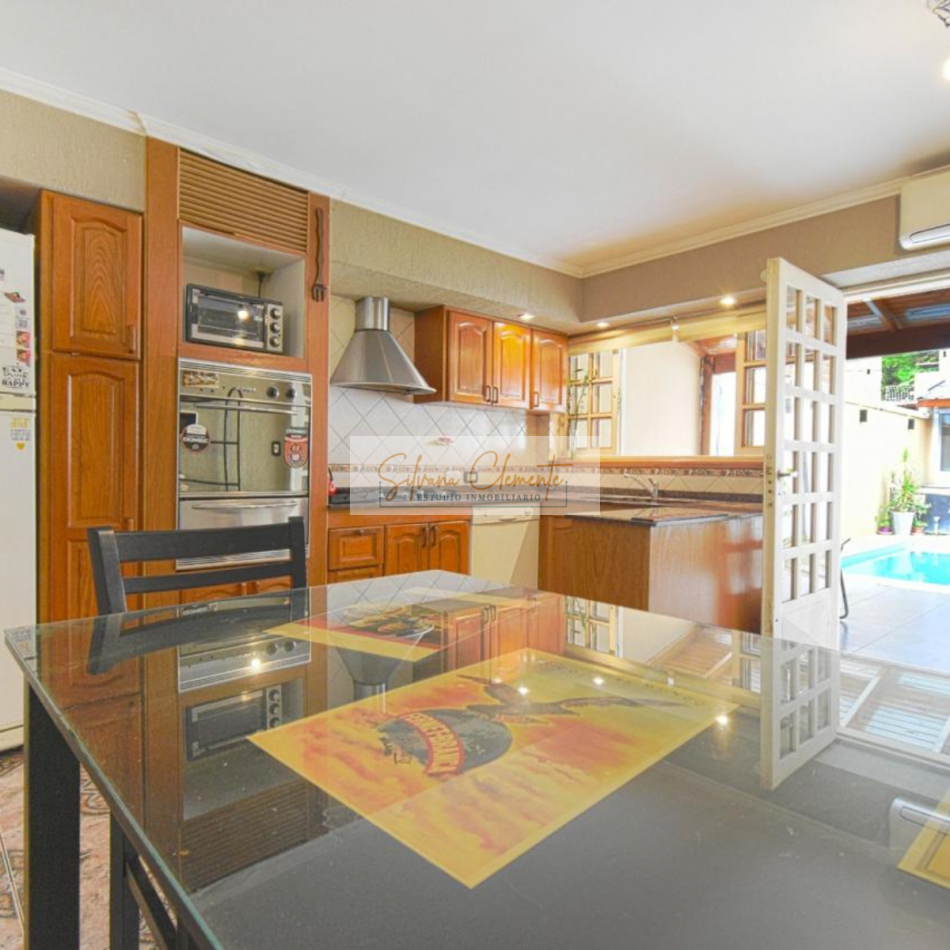 Casa en Venta San Miguel - 5 ambientes Pileta, Quincho y Cochera