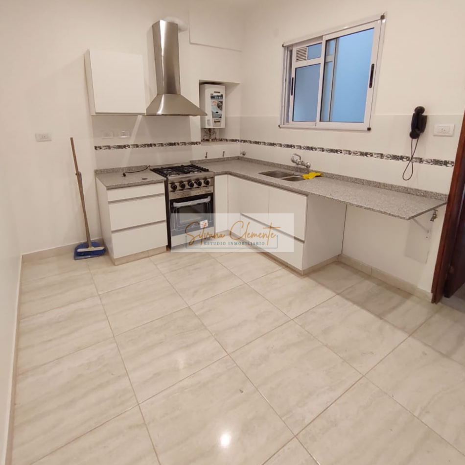 Impecable 3 Ambientes Reciclado a Nuevo Con Balcon al Frente apto credito