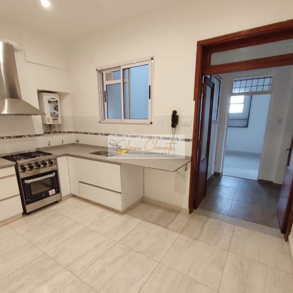 Impecable 3 Ambientes Reciclado a Nuevo Con Balcon al Frente apto credito