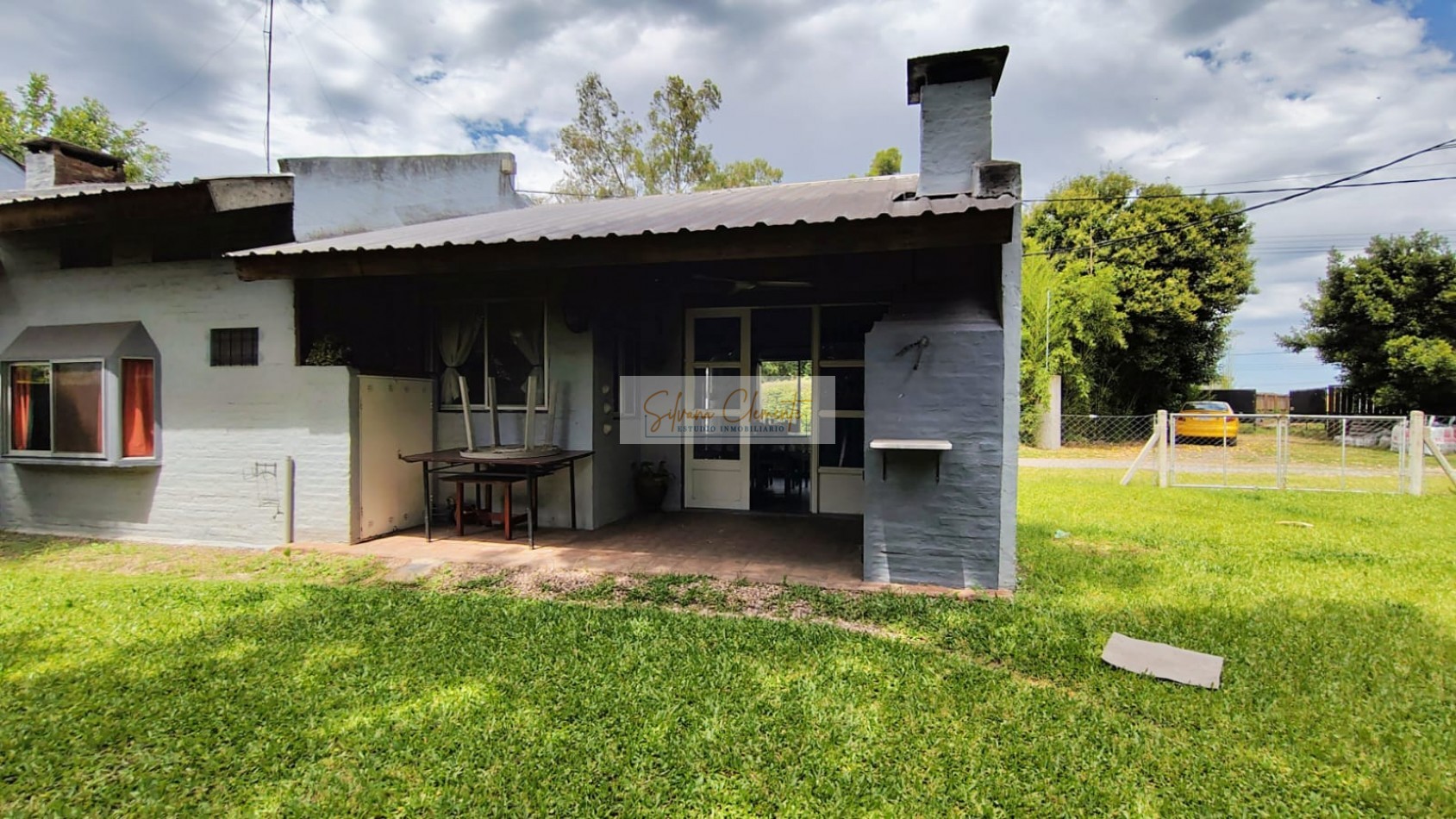 Hermosa casa 4 amb en doble lote en Barrio Privado Weekend Escobar