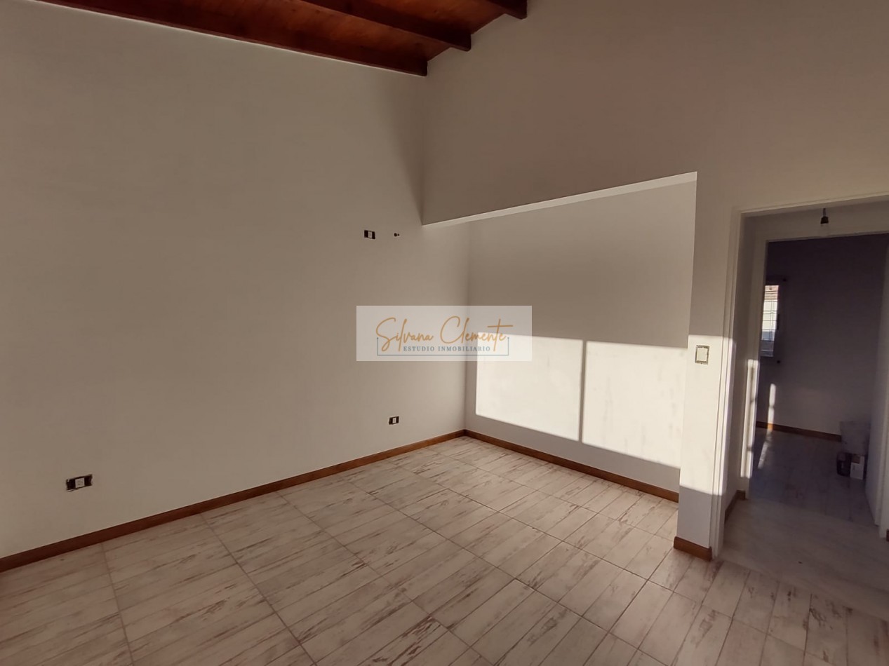 Venta Casa 4 Ambientes con Parque y Parrilla - ¡Oportunidad!