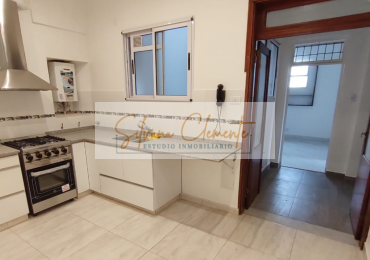 Impecable 3 Ambientes Reciclado a Nuevo Con Balcon al Frente apto credito
